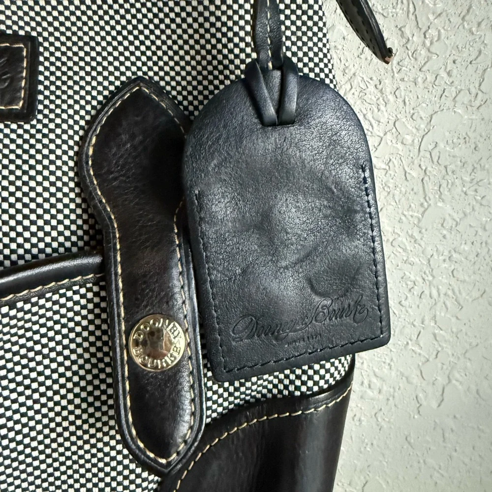 Vintage 1990s Dooney & Bourke Black and Cream Lucy Shoulder Bag - Picture 6 of 6